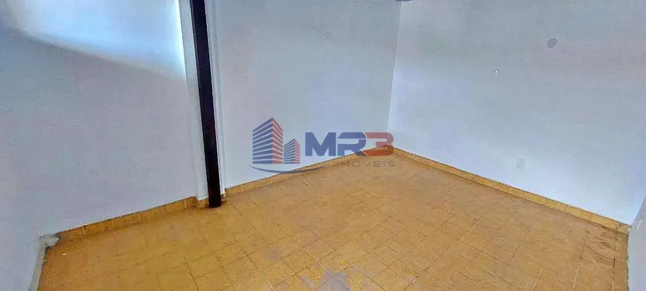 540 m² House with 4 bedrooms and 5 parking spaces — photo 36