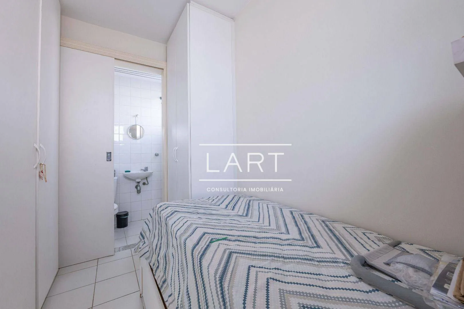 Apartamento com 3 quartos e armários embutidos — photo 22