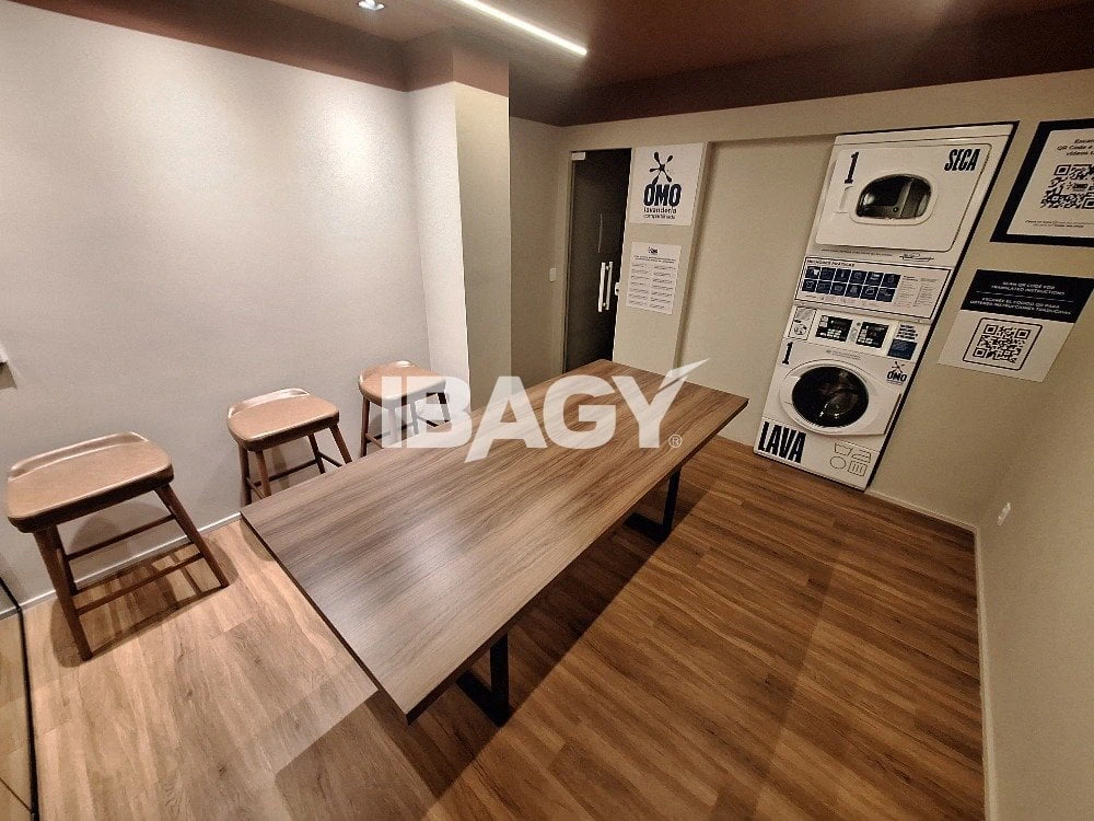 30 m² apartment with 1 bedroom and tall windows — photo 5