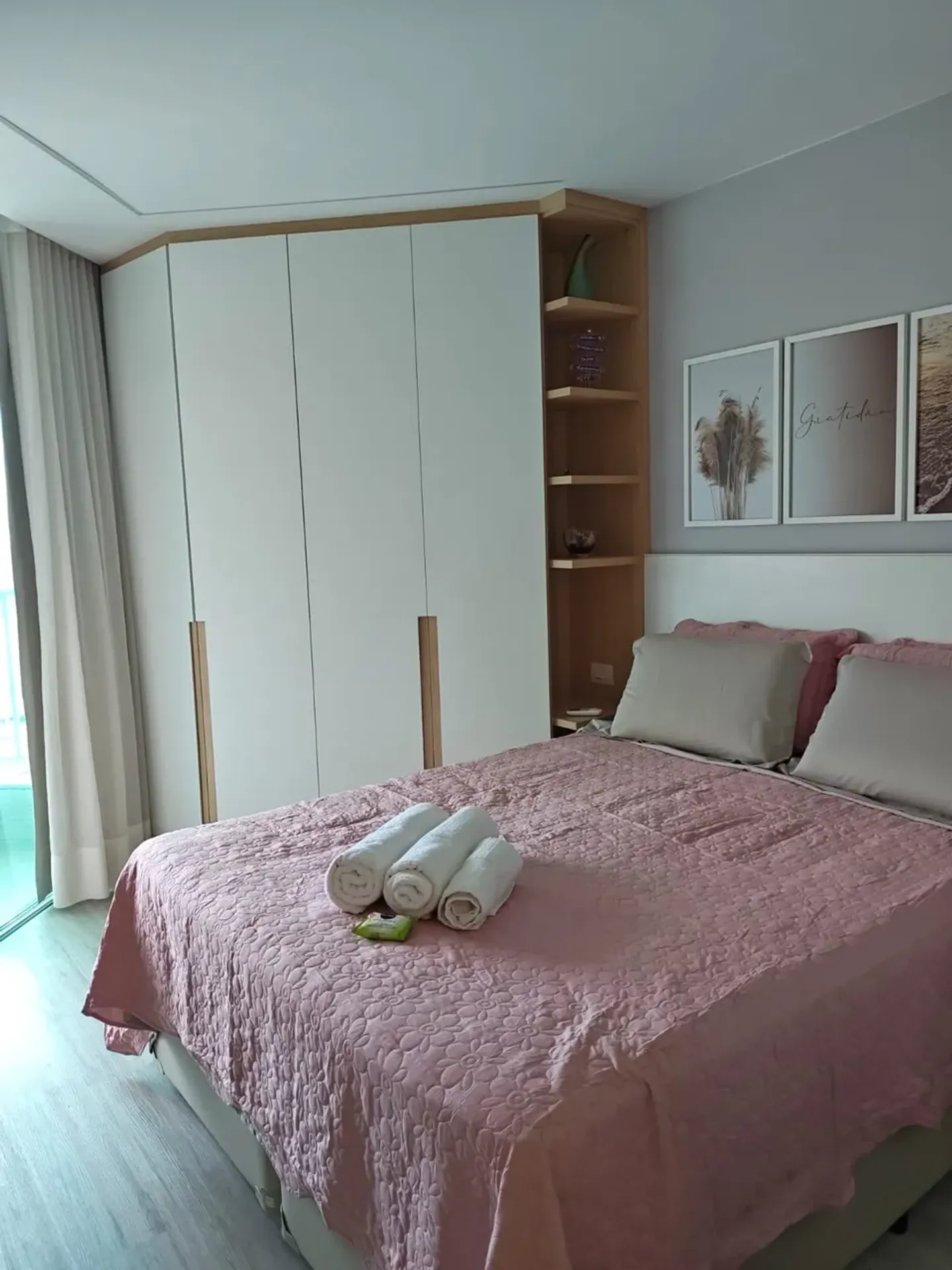 Furnished 1-bedroom apartment with 2 bathrooms — photo 21