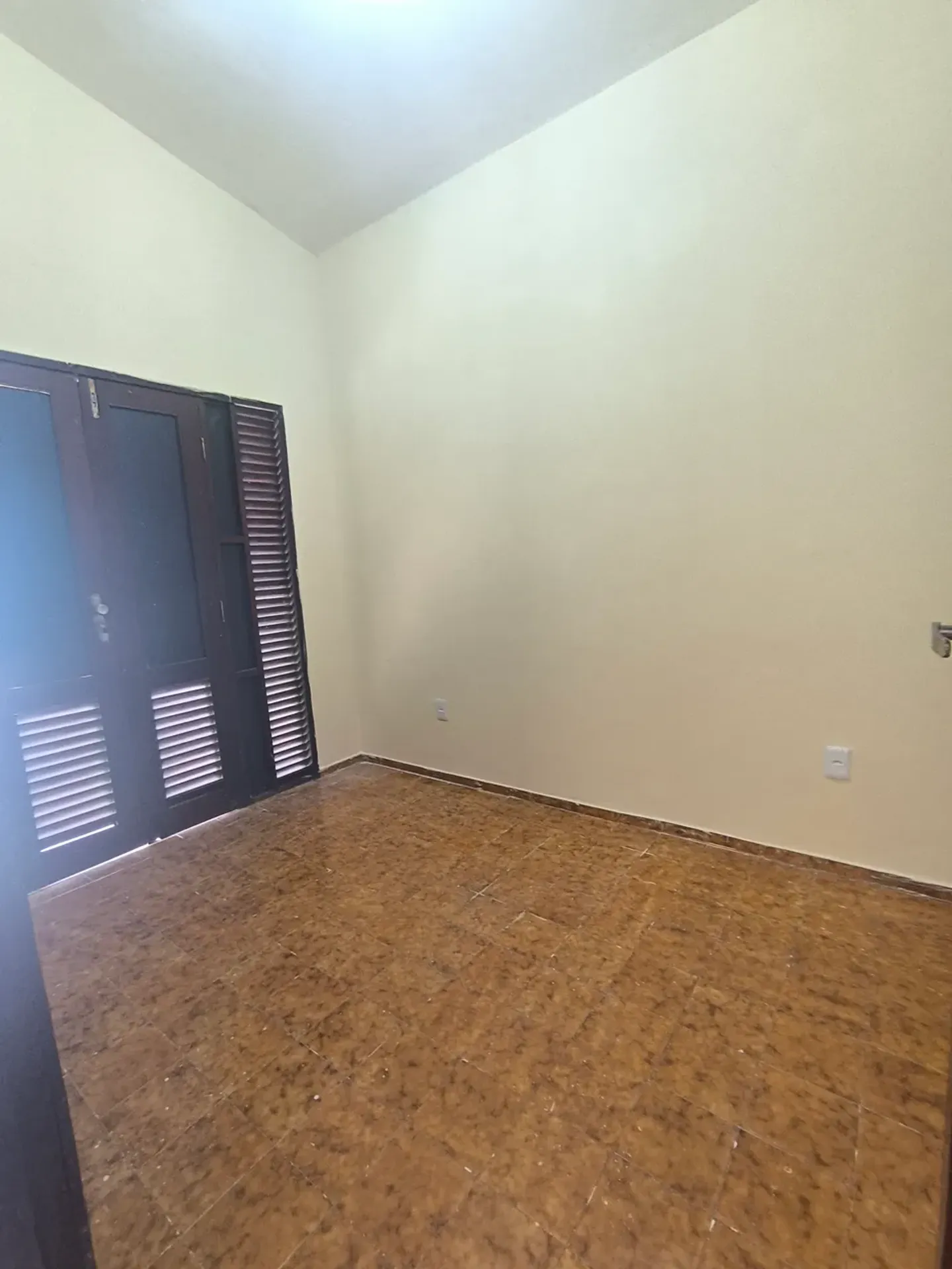 House, 300 m², with a grill on the balcony — photo 17