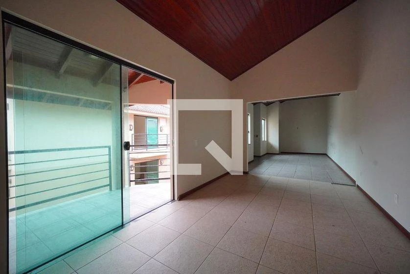 3 quartos e vista para a água: casa de 407 m² — photo 17