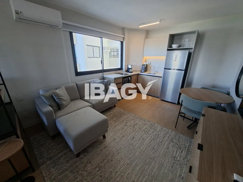 Studio with a glassed-in balcony and open-plan kitchen — photo 56