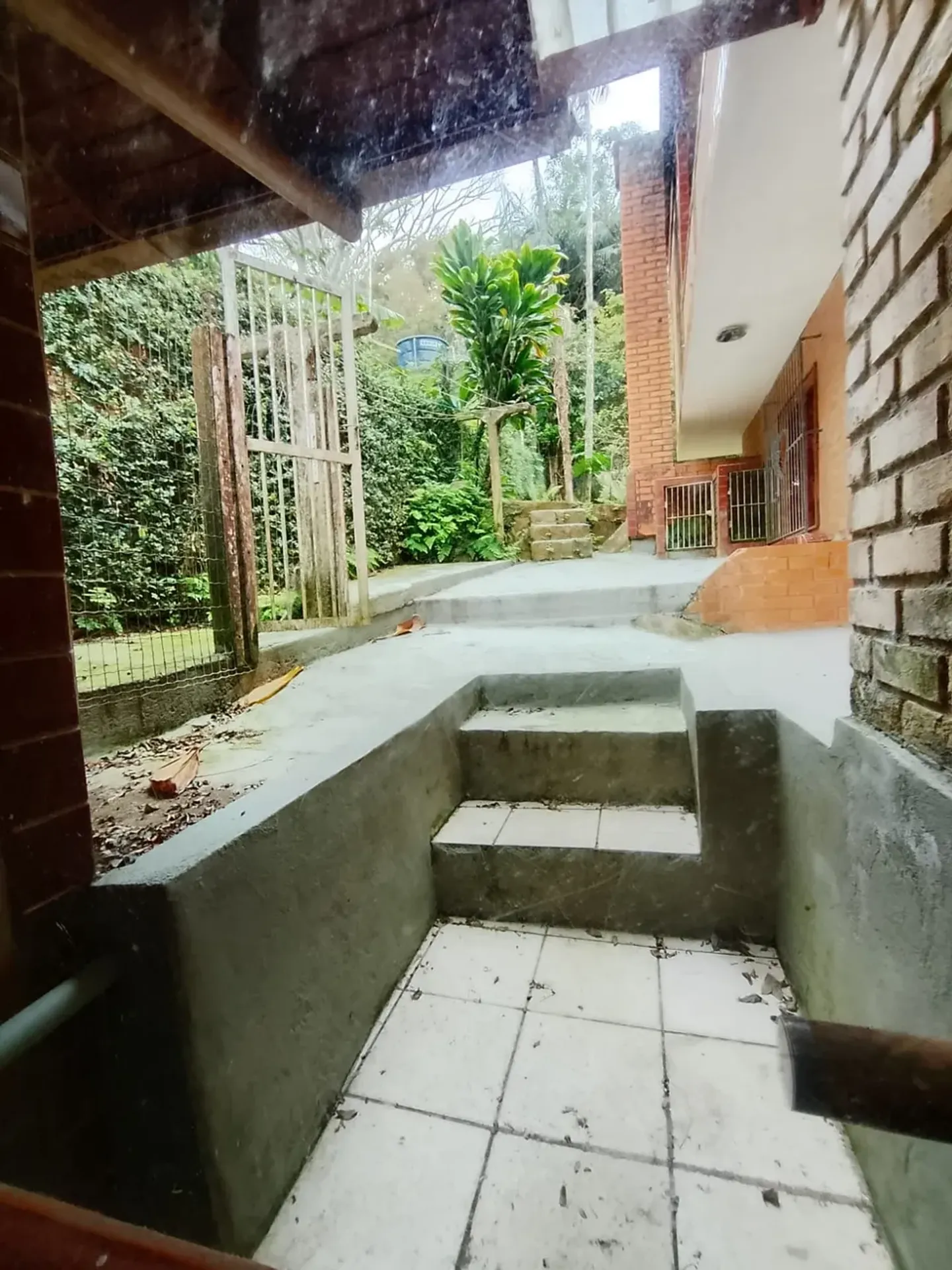 3-bedroom house with a bathtub — photo 20