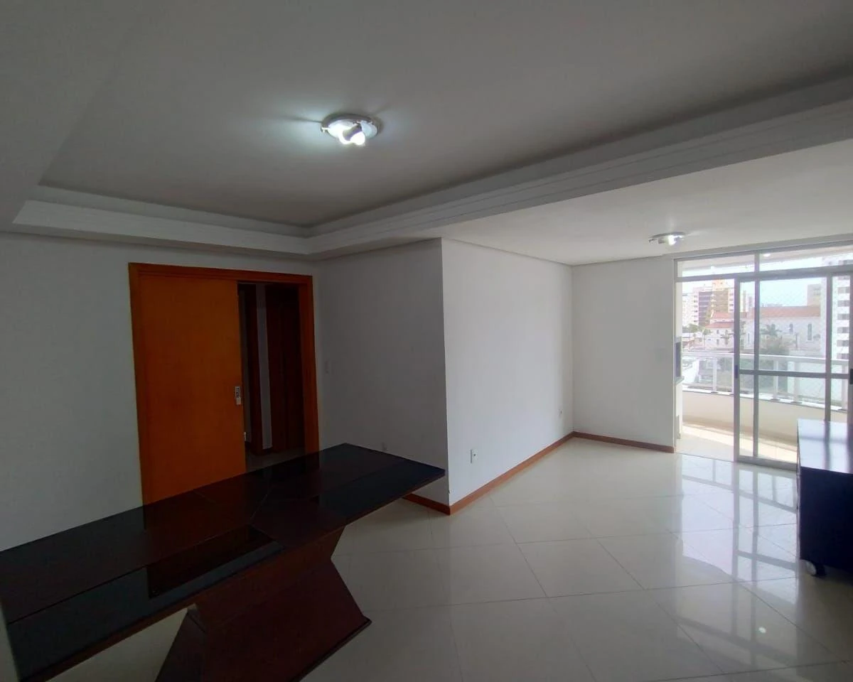 2-bedroom apartment with a home office in Florianópolis