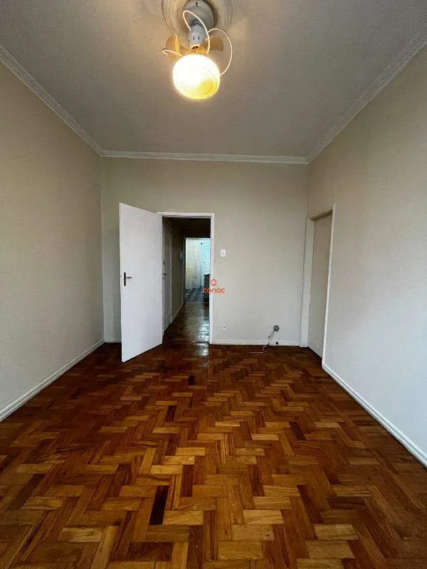 2-bedroom apartment with wood or laminate floors — photo 2