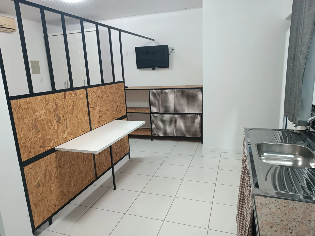 Furnished one-bedroom, 24 m² apartment in Florianópolis