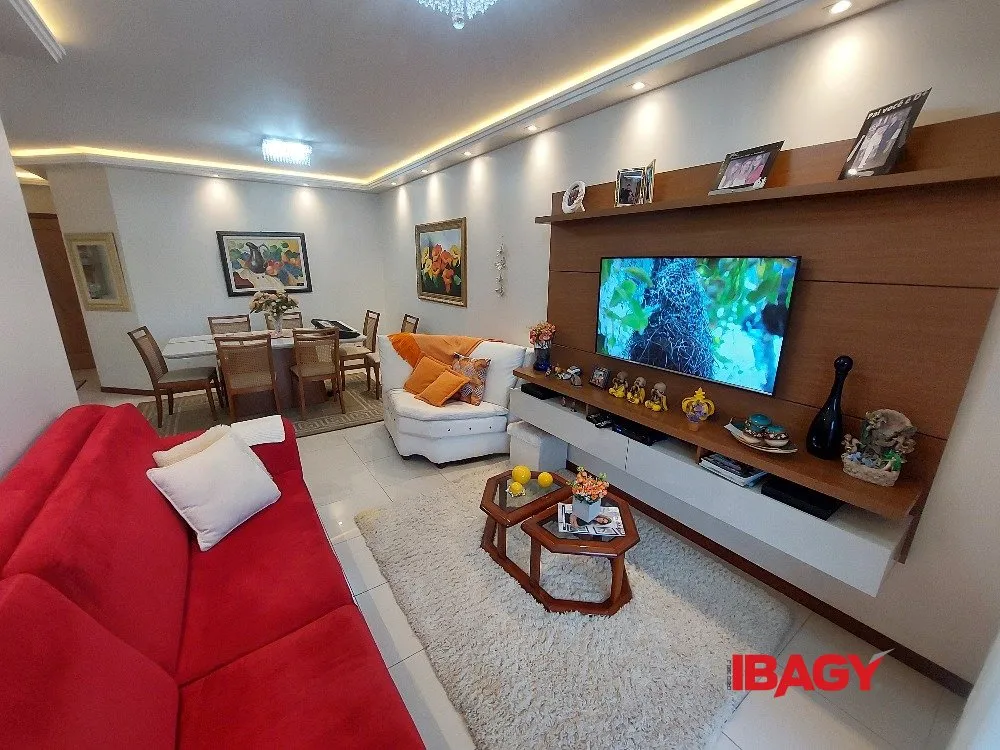 Apartamento amueblado de 4 dormitorios con balcón cerrado y 159 m² — photo 22