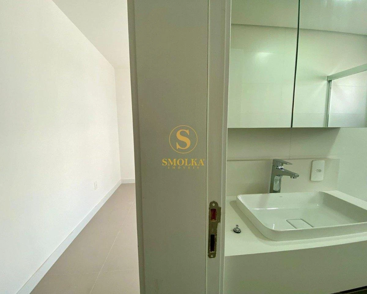 184 m² rental home with 4 en-suite bedrooms — photo 17