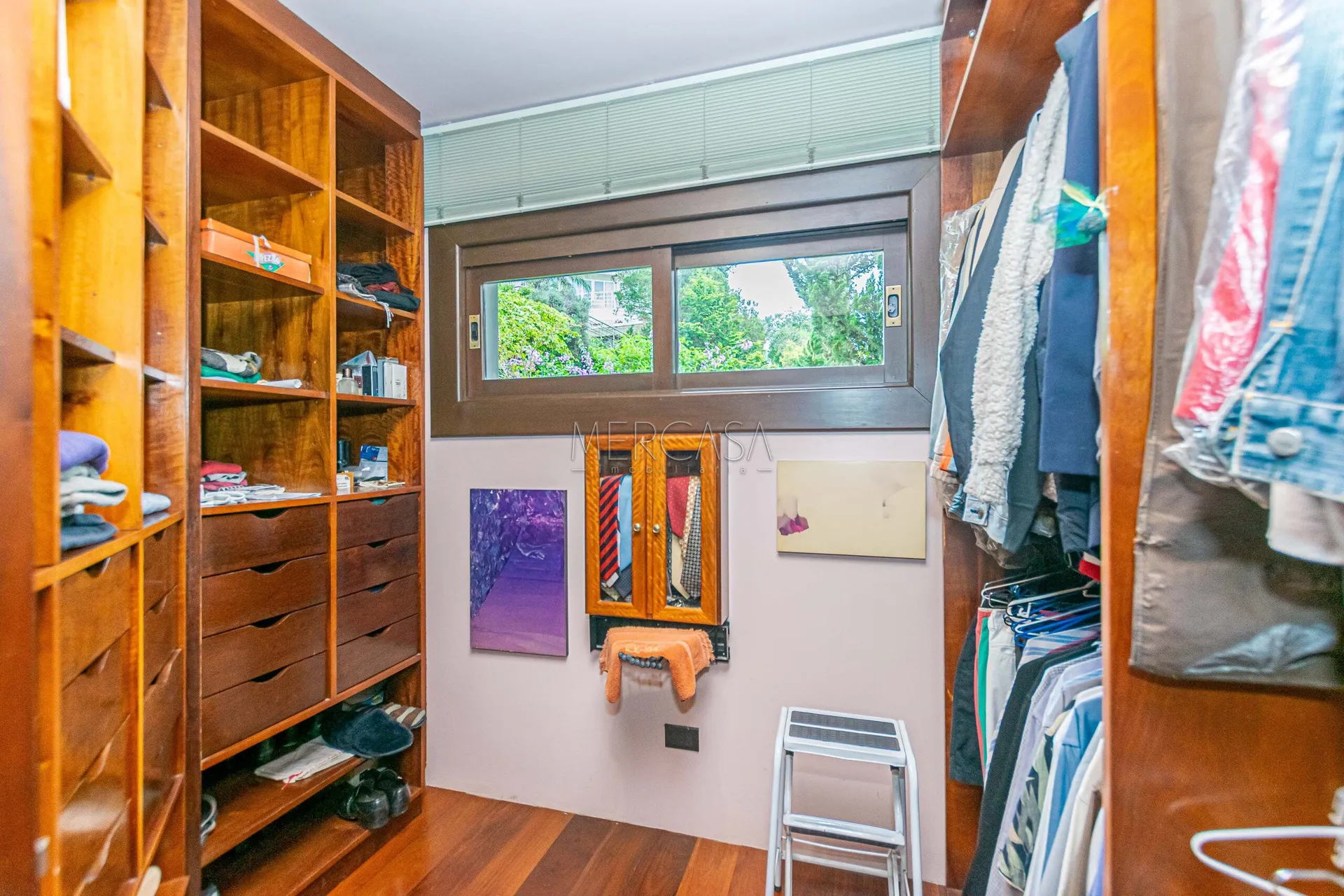 3-bedroom house with a bathtub in Curitiba — photo 48