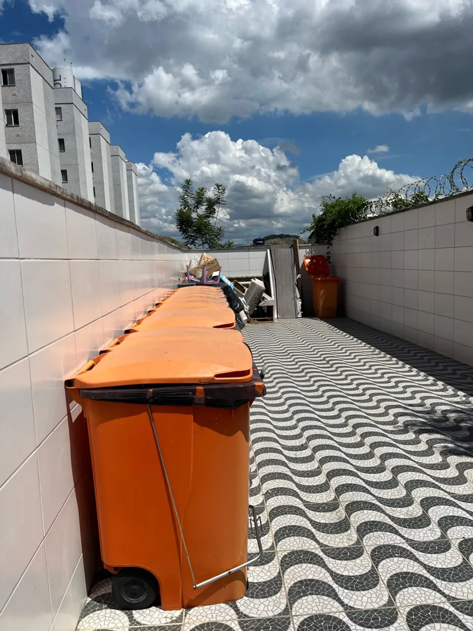2-bedroom apartment in a building with a pool — photo 10