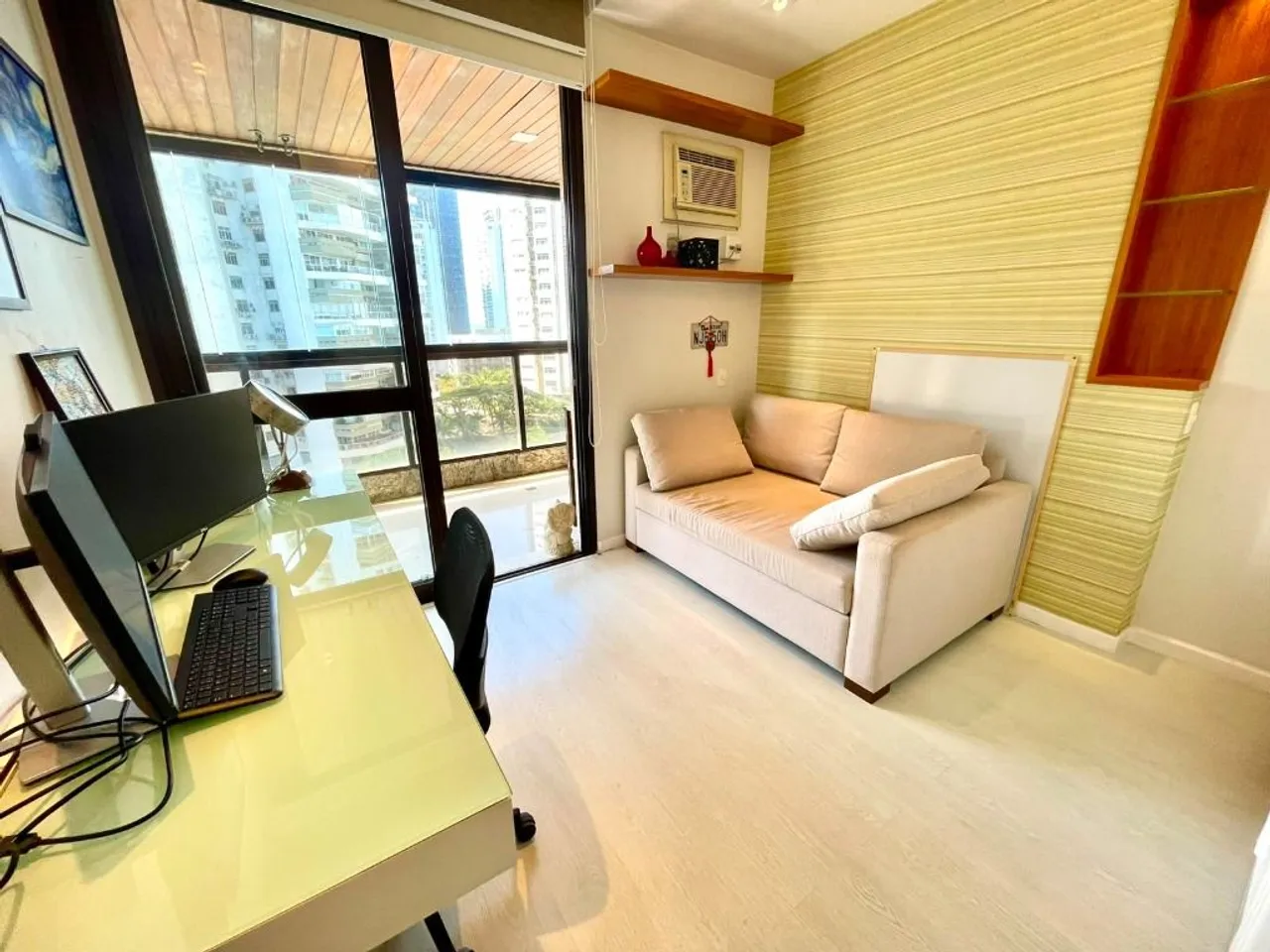 168 m² apartment with an open-plan kitchen and 3 bedrooms — photo 5