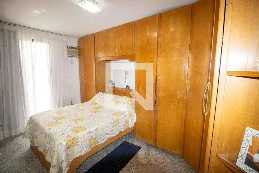 160 m² 3-suite rental apartment with balcony — photo 4