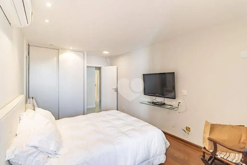 Furnished 574 m² apartment with 4 en-suite bedrooms — photo 52