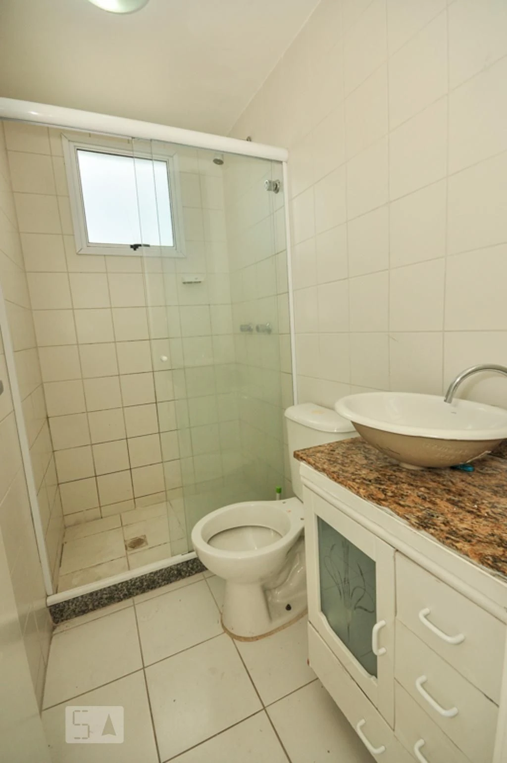 Unfurnished 2-bedroom apartment with 1 bath and open-plan kitchen — photo 22
