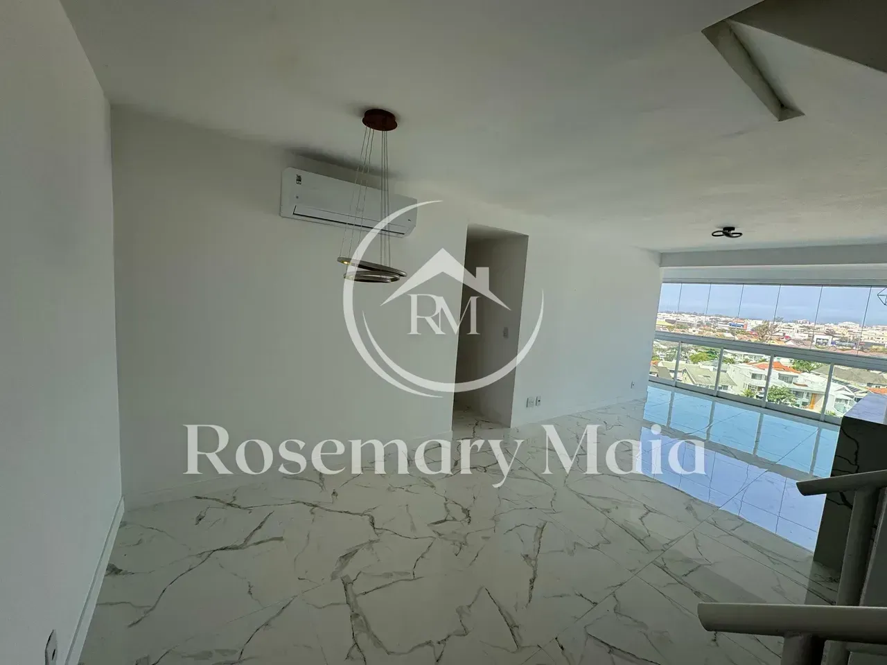 Duplex penthouse with 4 bedrooms and city view — photo 4