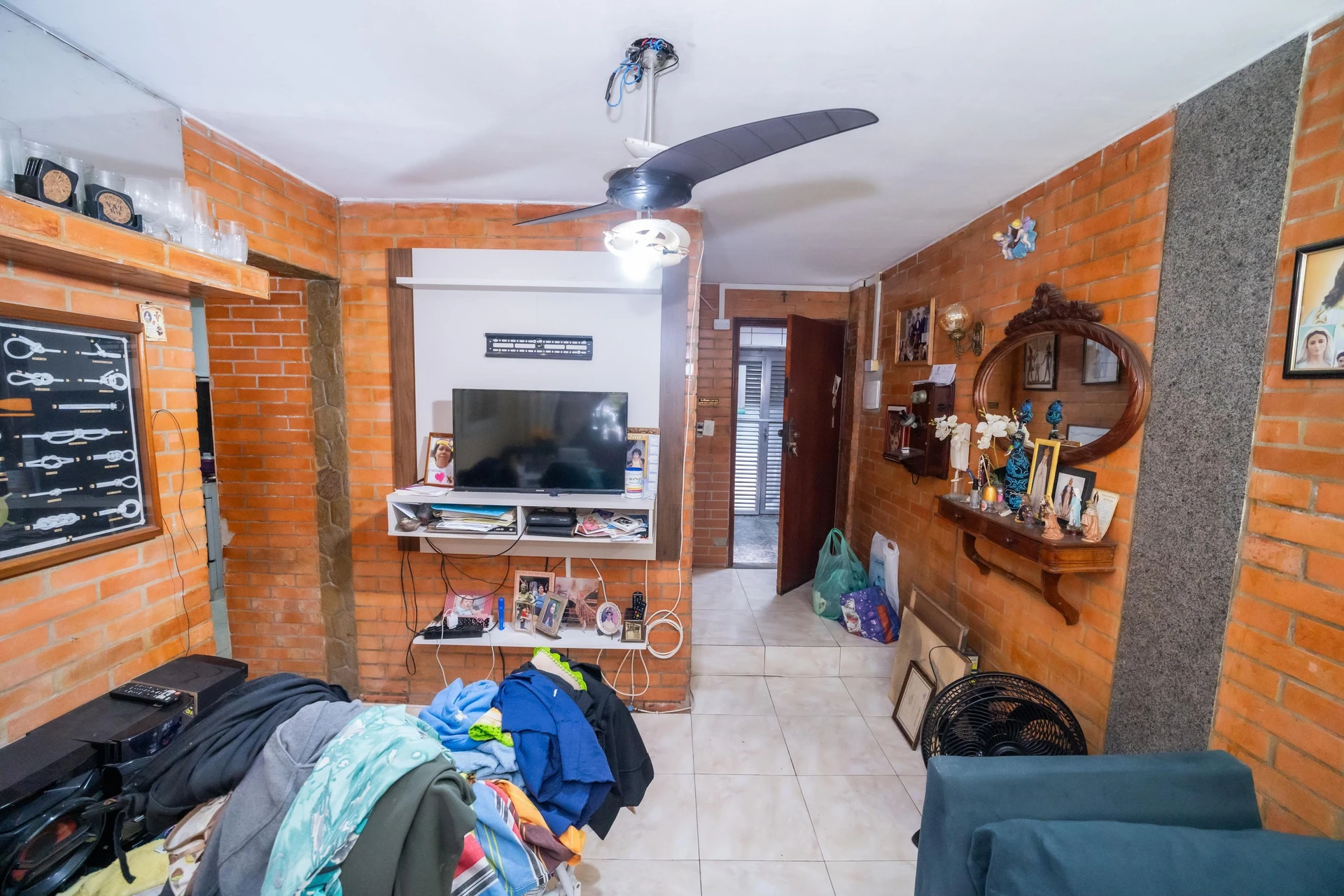 Furnished 2-bedroom apartment with 1 bathroom — photo 24