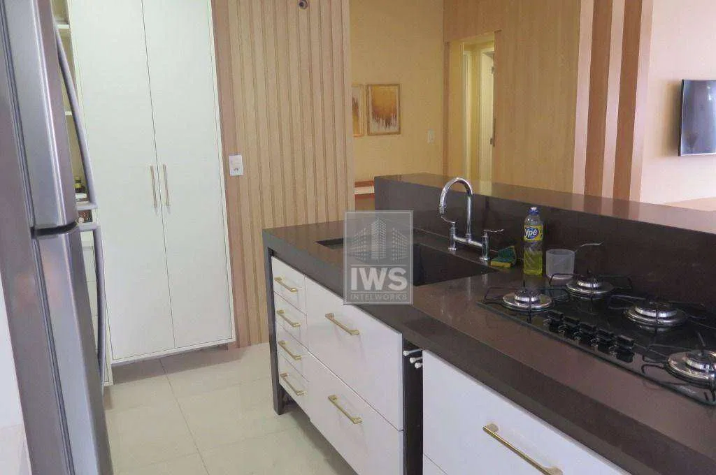 Furnished 94 m² apartment with 2 bedrooms and suite — photo 18