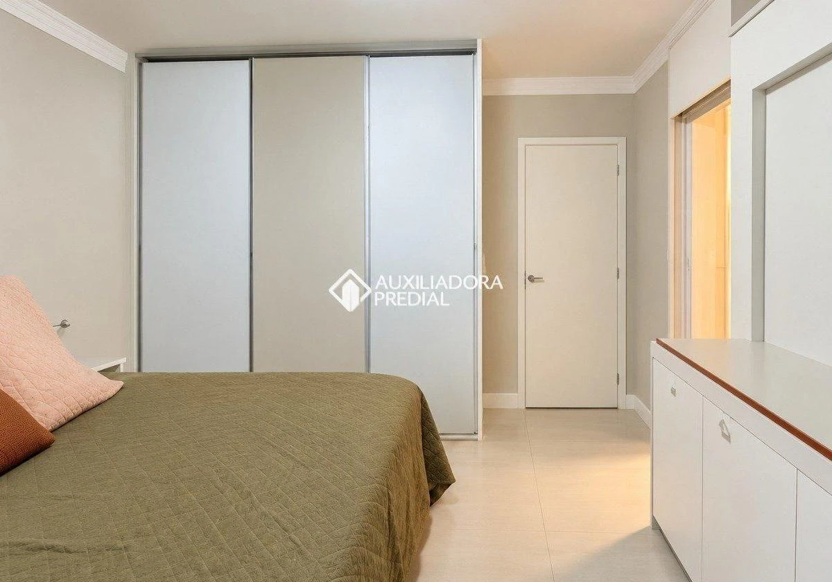 Furnished apartment, 128 m², with a home office — photo 10