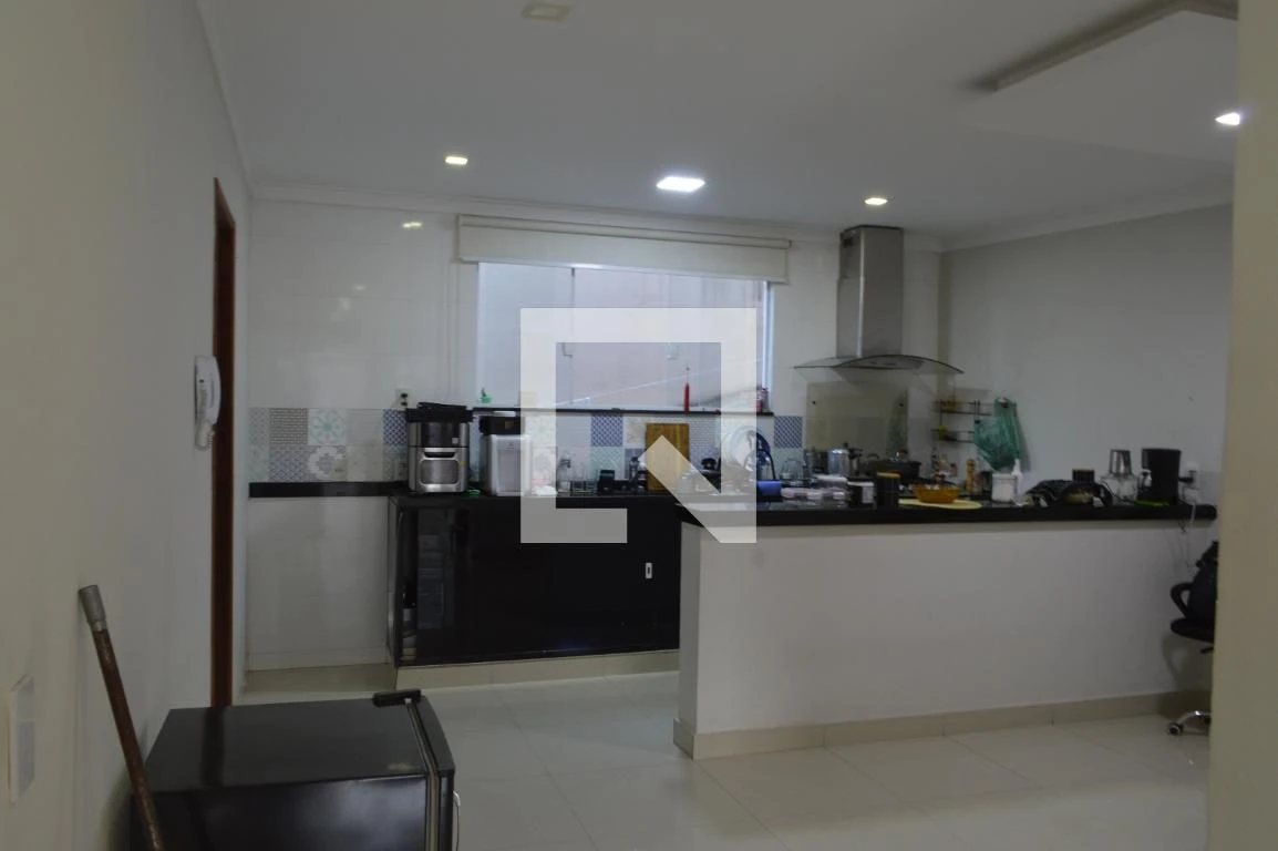 Casa de 5 quartos com 3 suítes e varanda fechada — photo 4