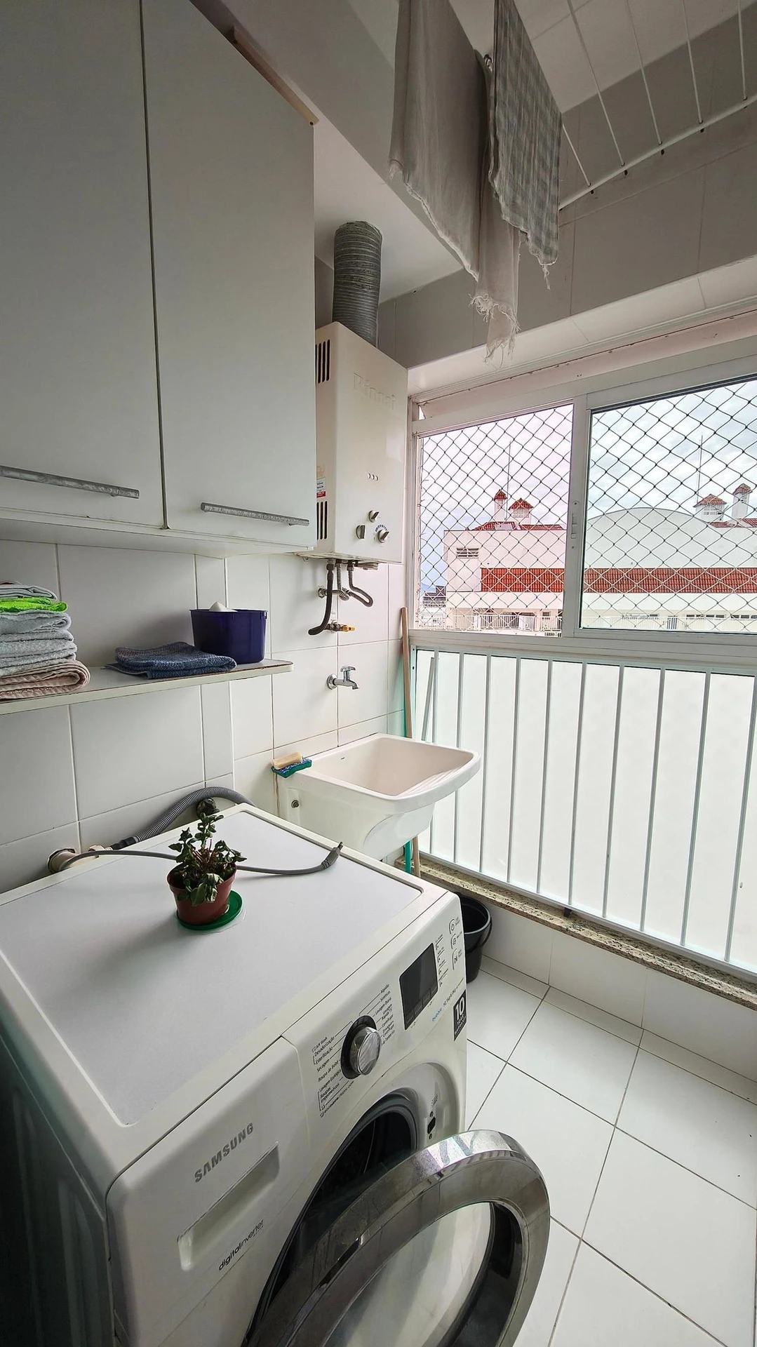 Apartment, 98 m², with a glass-enclosed balcony — photo 12