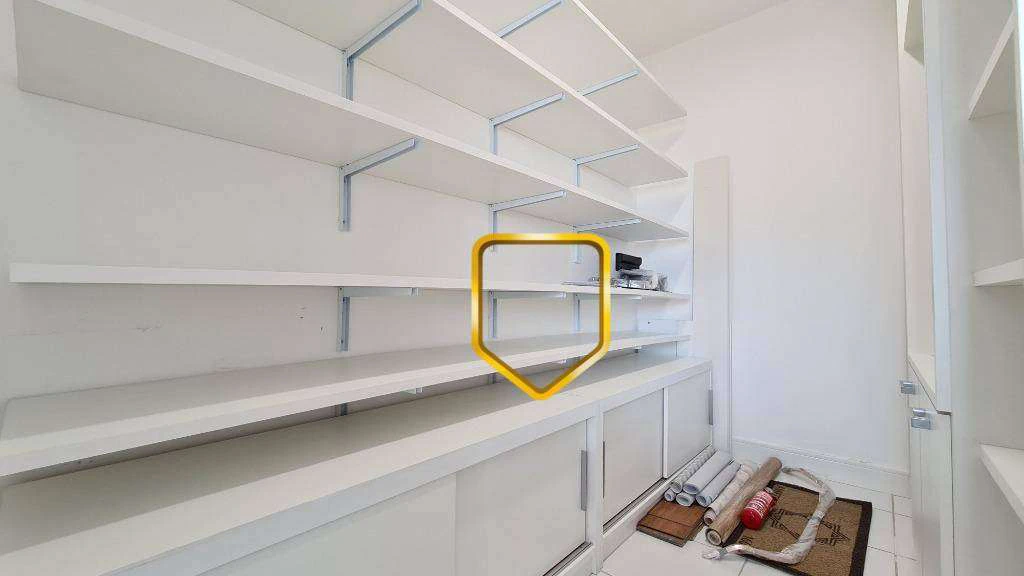 Furnished apartment with 3 en-suite bedrooms and 147 m² — photo 21