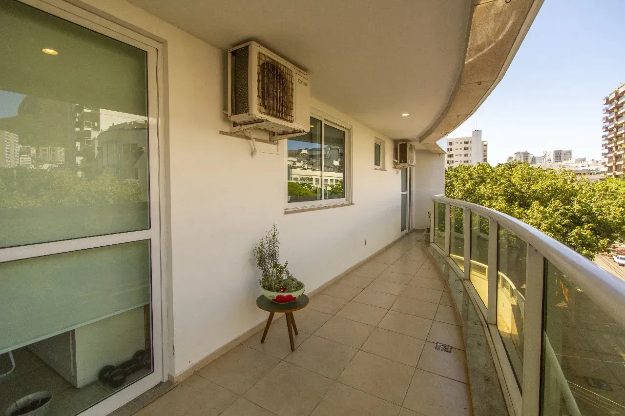 Furnished 100 m² apartment with a bedroom en-suite — photo 7