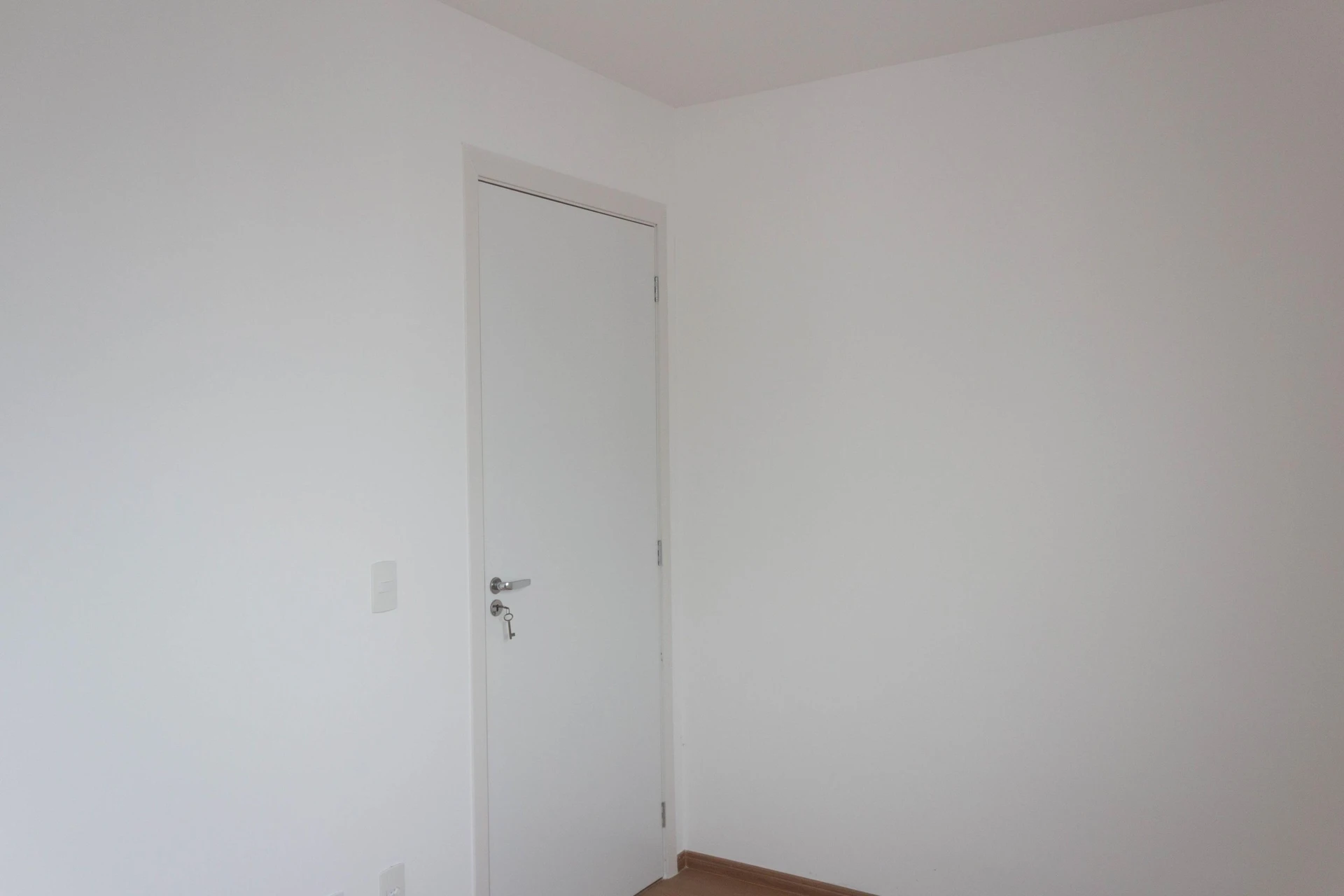 Деревянный пол или ламинат и 2 спальни: квартира 44 м² — photo 31