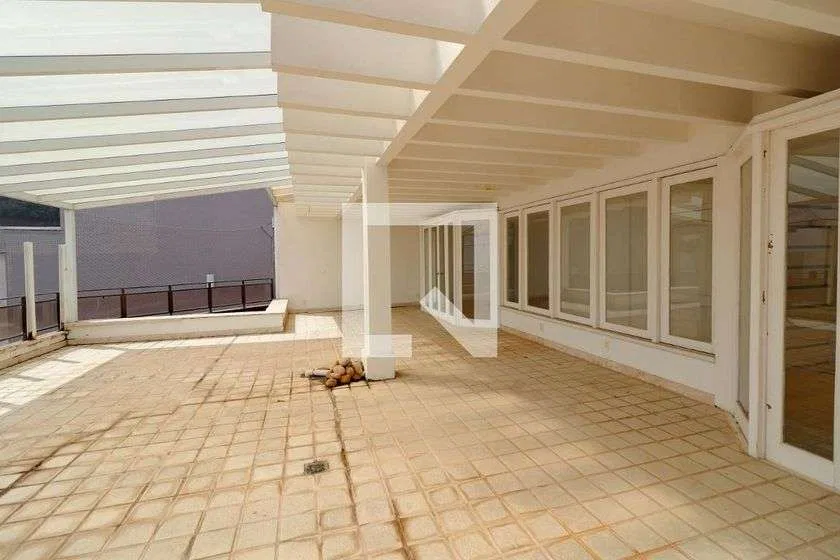 626 m² penthouse with 4 bedrooms and 3 parking spaces — photo 11