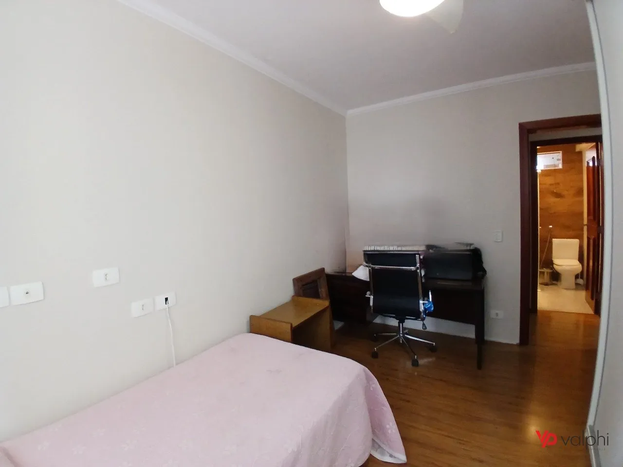 4-bedroom apartment with a walk-in closet in Curitiba — photo 62