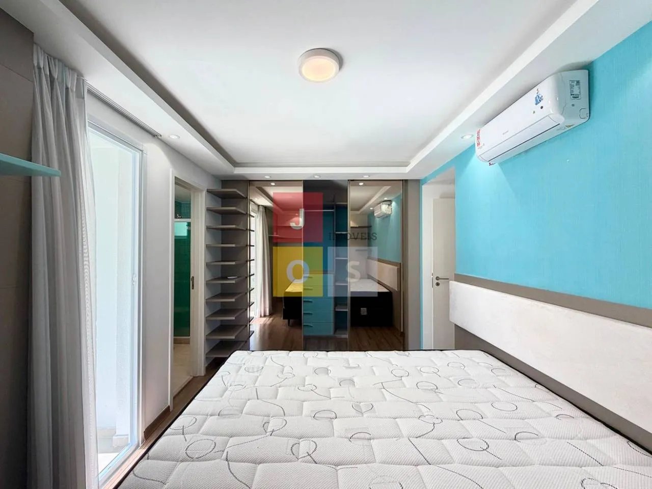 Furnished 4-bedroom suite apartment with 156 m² — photo 17