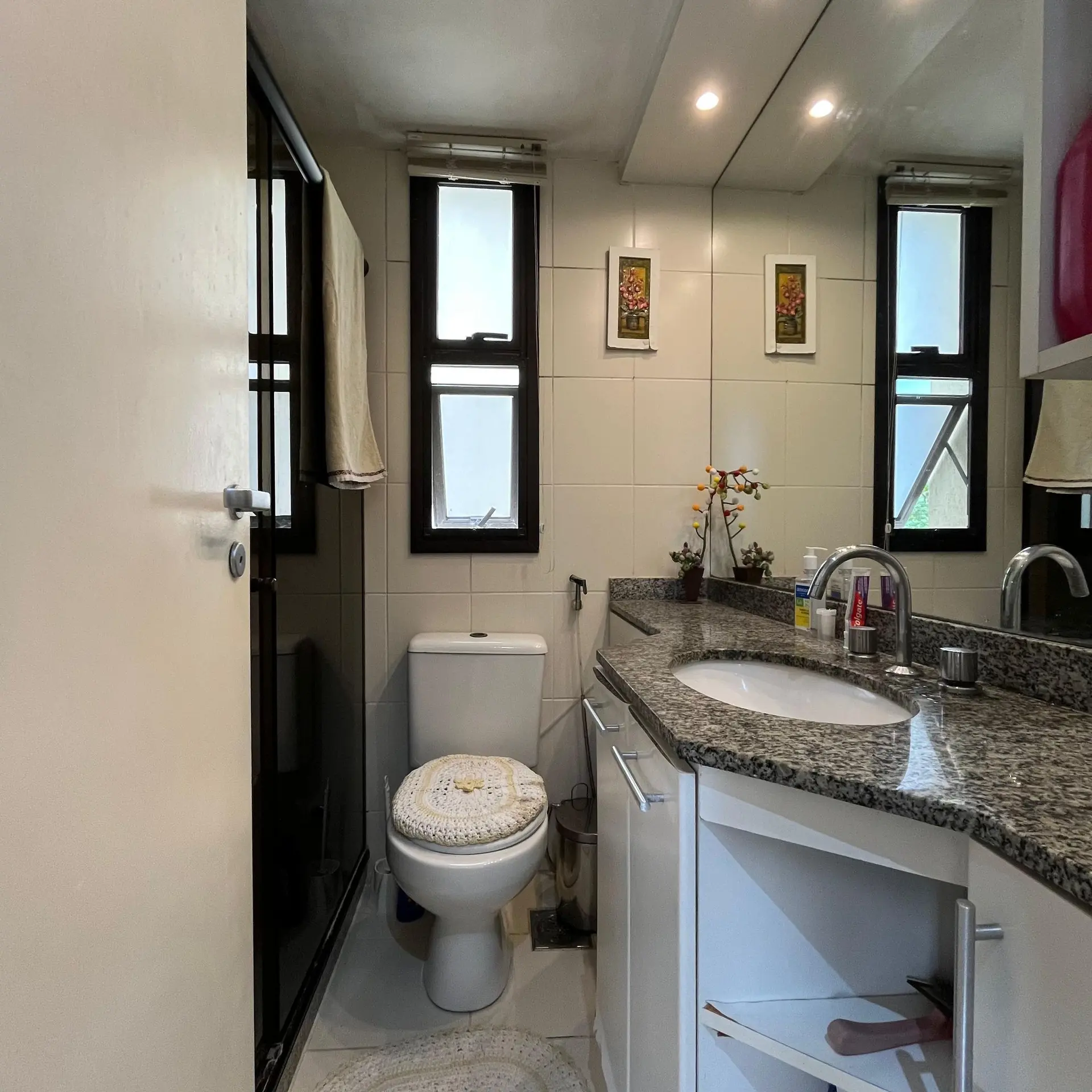 Apartamento mobiliado com 2 quartos e varanda envidraçada — photo 17