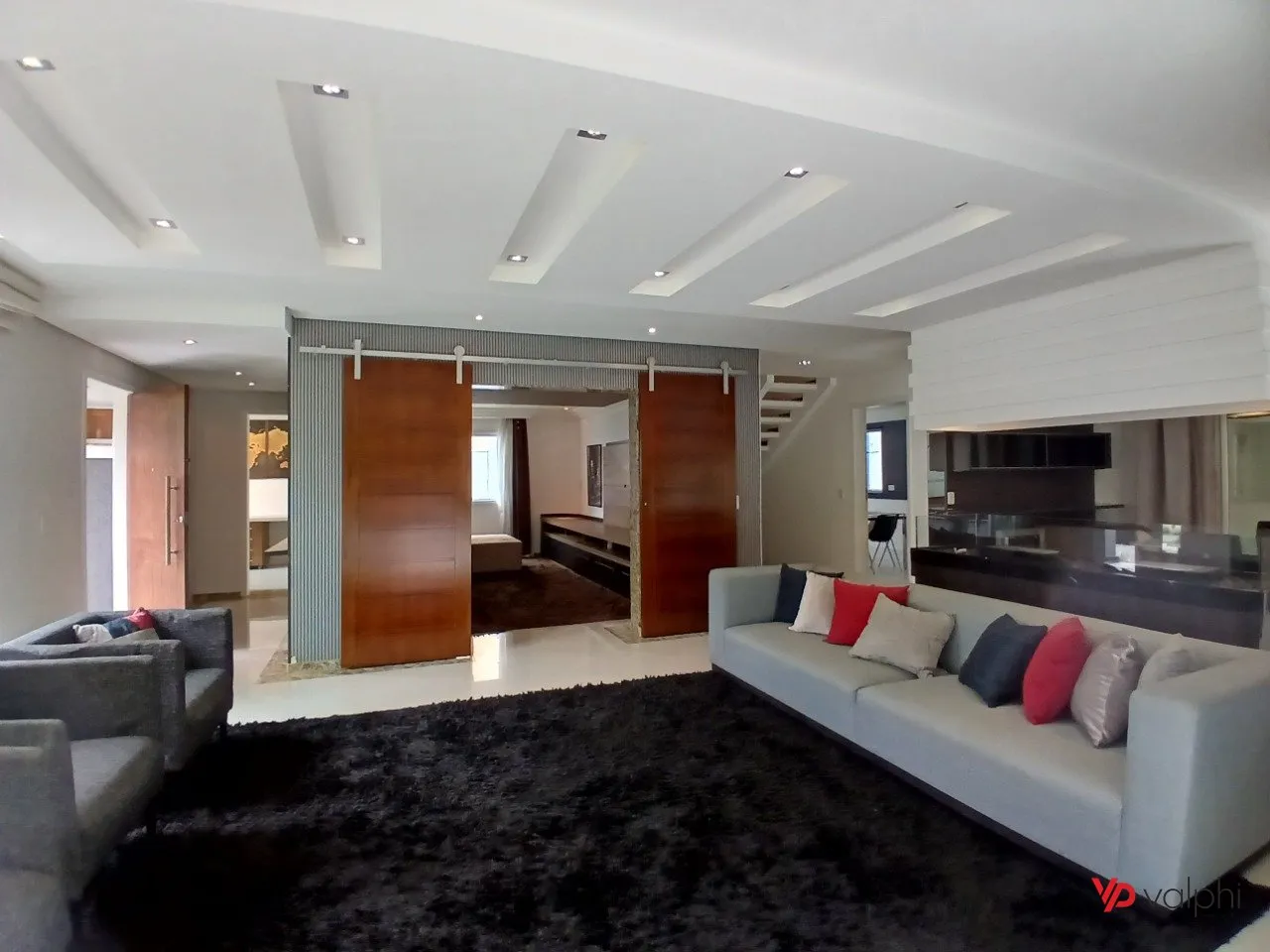 4-bedroom house with a grill on the balcony — photo 5
