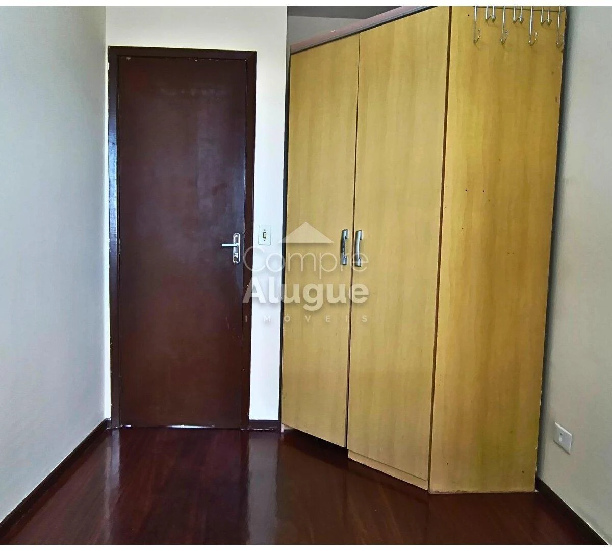 59 m² apartment with a walk-in closet and a home office — photo 34