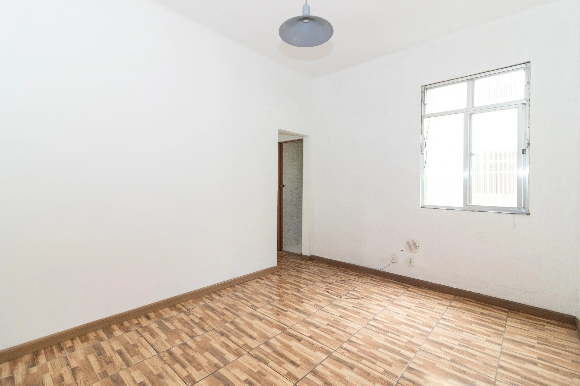 Unfurnished 2-bedroom apartment with 1 bathroom, no parking — photo 13