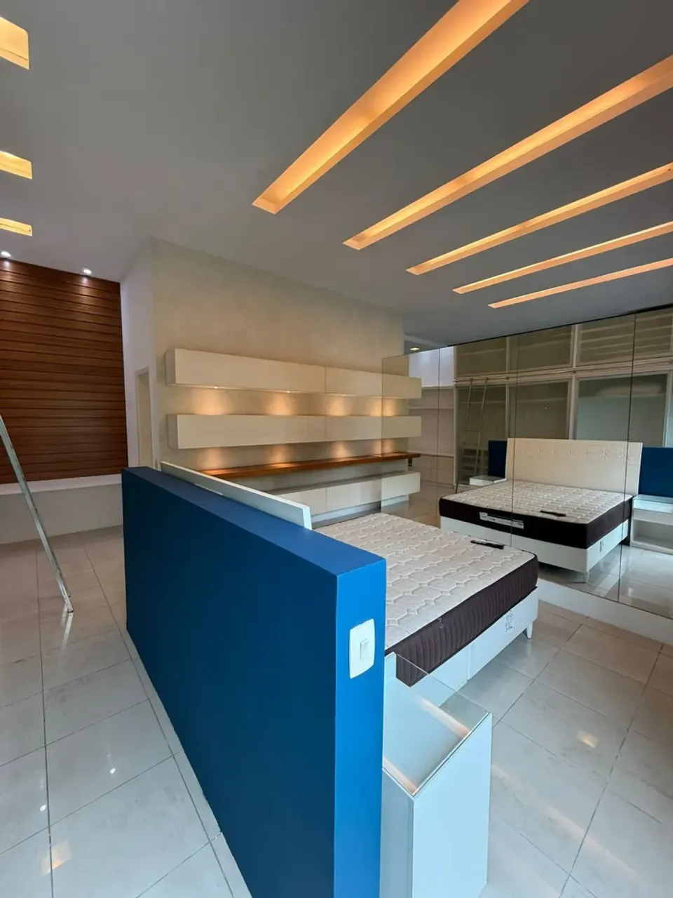 Furnished 1-bedroom apartment with 2 bathrooms — photo 16