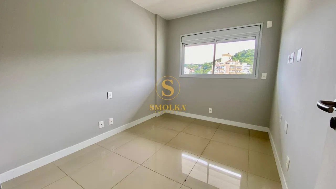 Departamento con balcón cerrado con vidrio en Florianópolis — photo 73