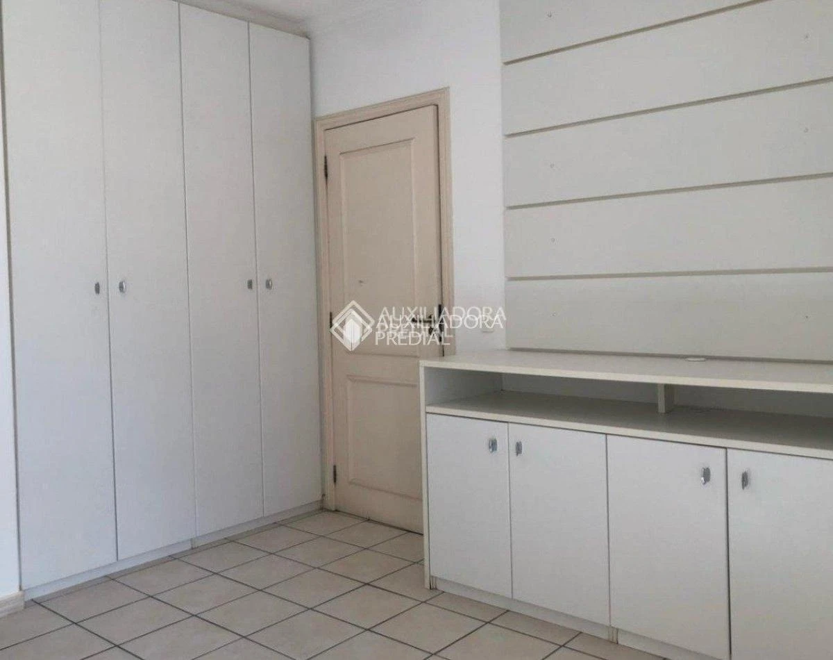 Furnished apartment, 72 m², with a home office — photo 3