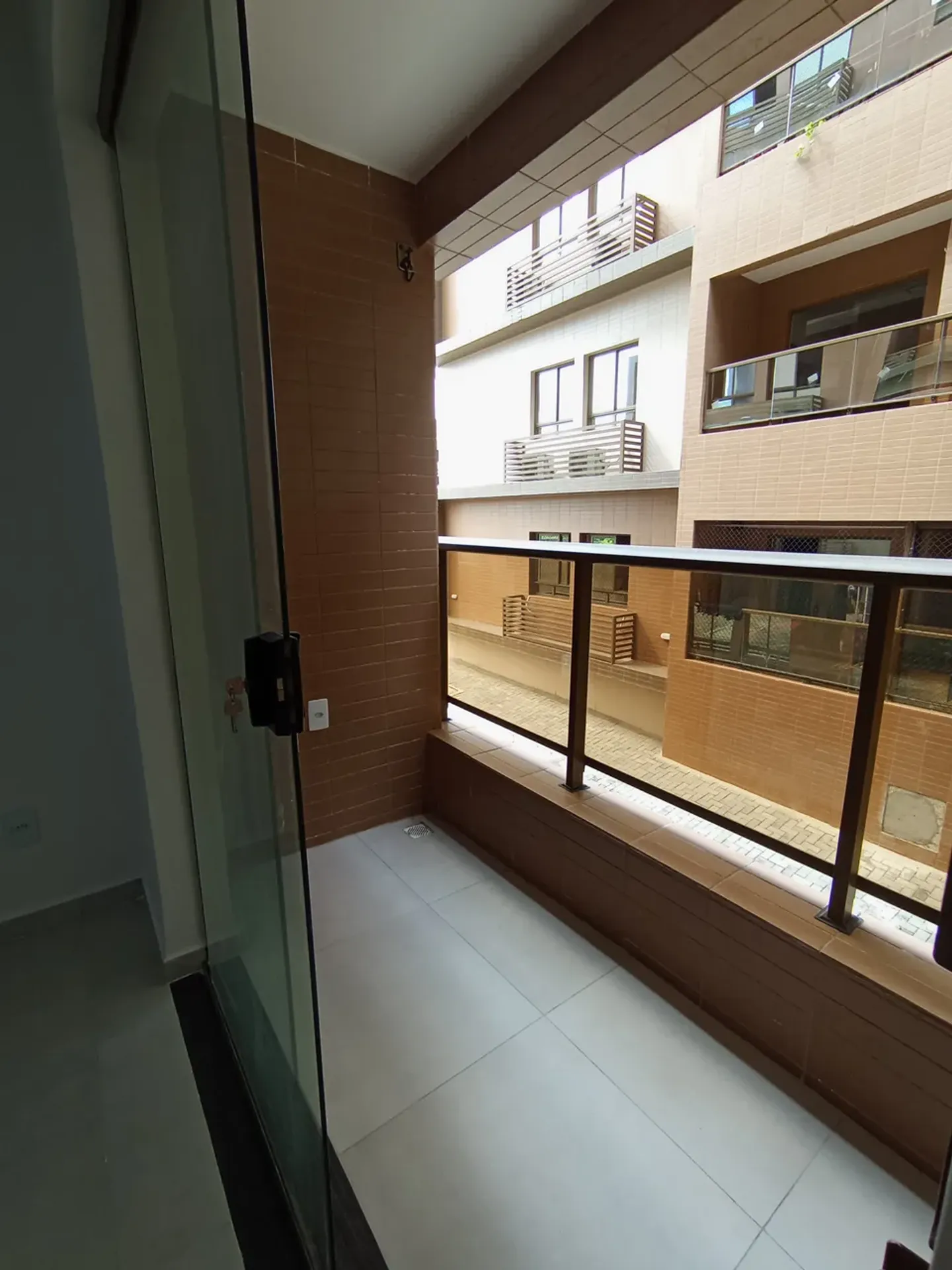 2-bedroom apartment with a suite and a balcony on the 1st floor — photo 11