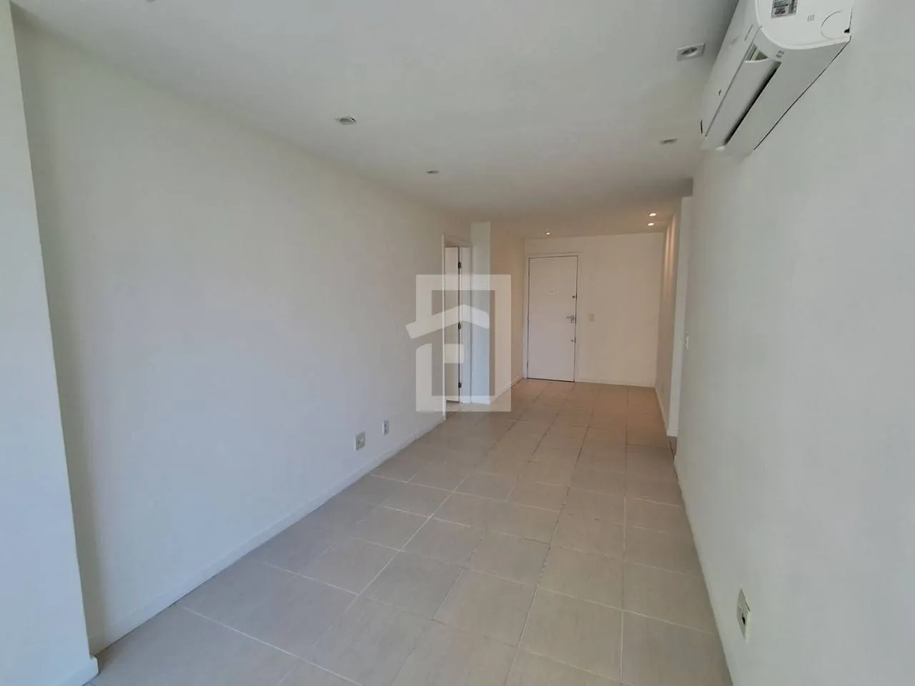 Glass-enclosed balcony in a 2-bedroom apartment, 64 m² — photo 13