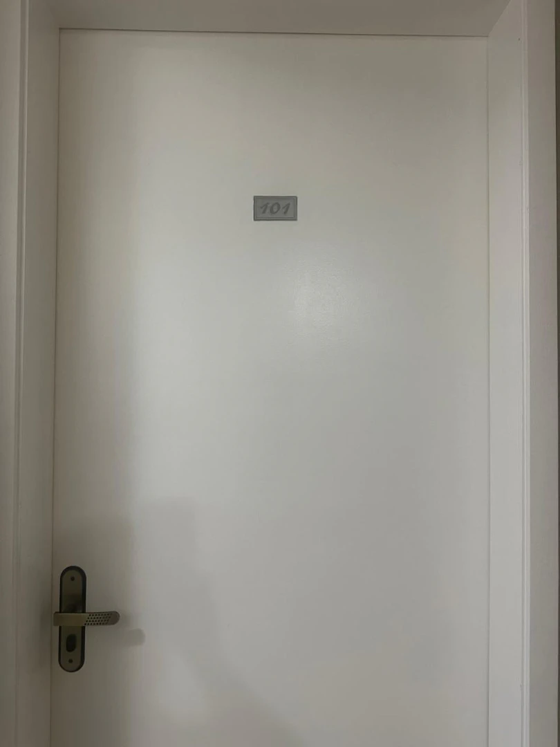 Гардеробная и 2 спальни: квартира 56 м² — photo 18