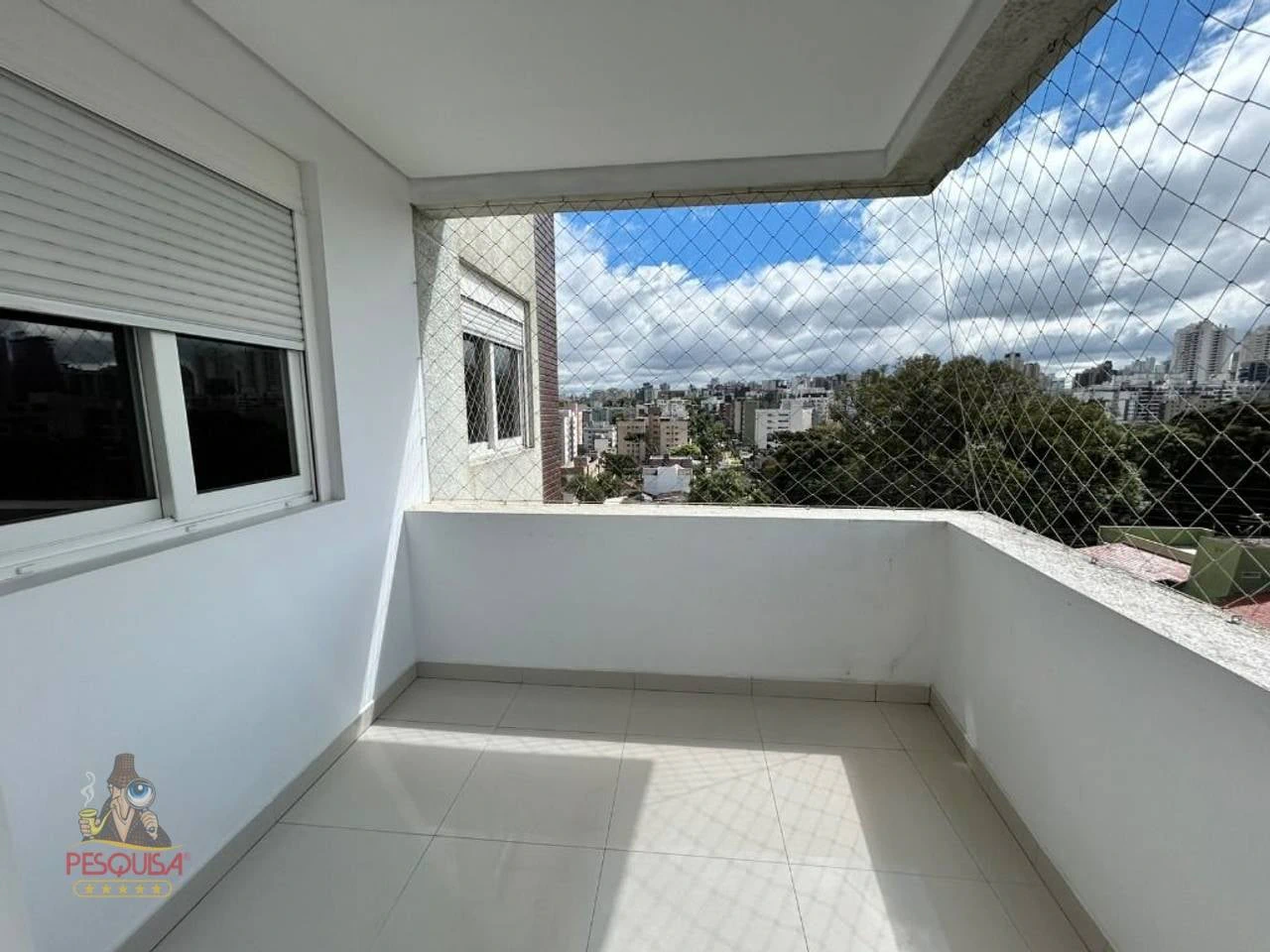4-bedroom apartment with a bathtub — photo 11