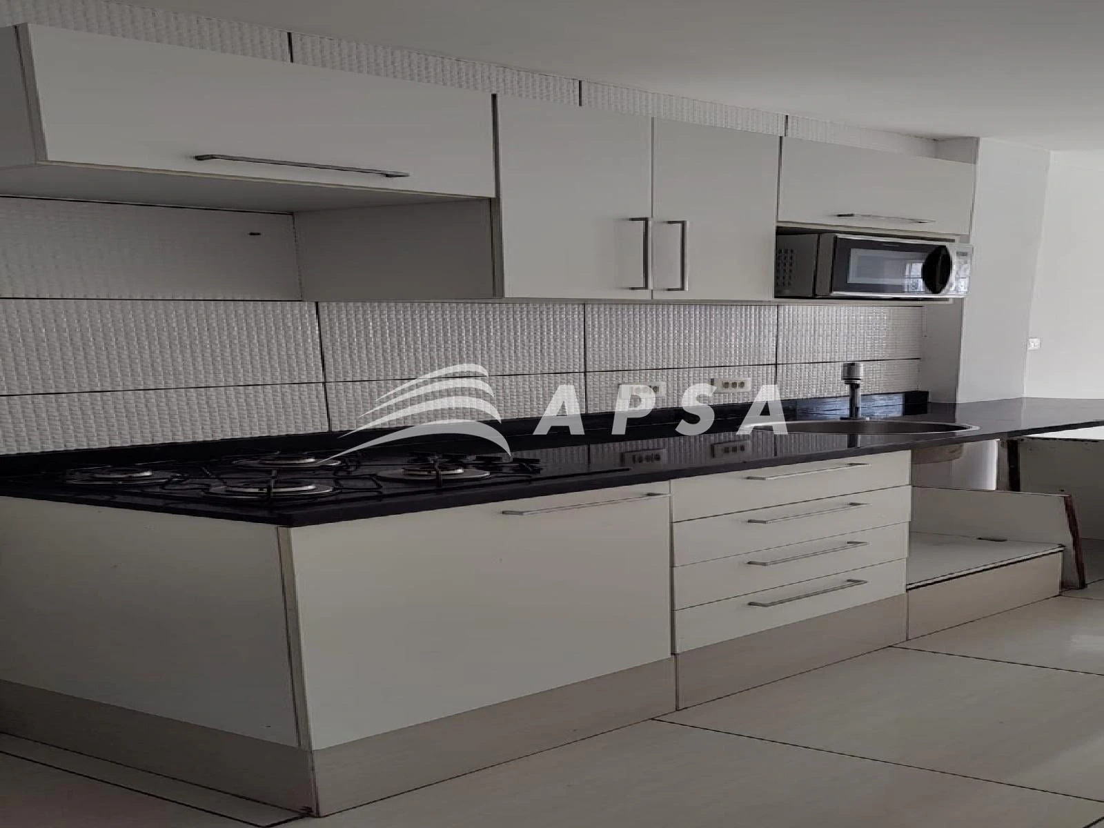 2-bedroom apartment with open-plan kitchen — photo 10