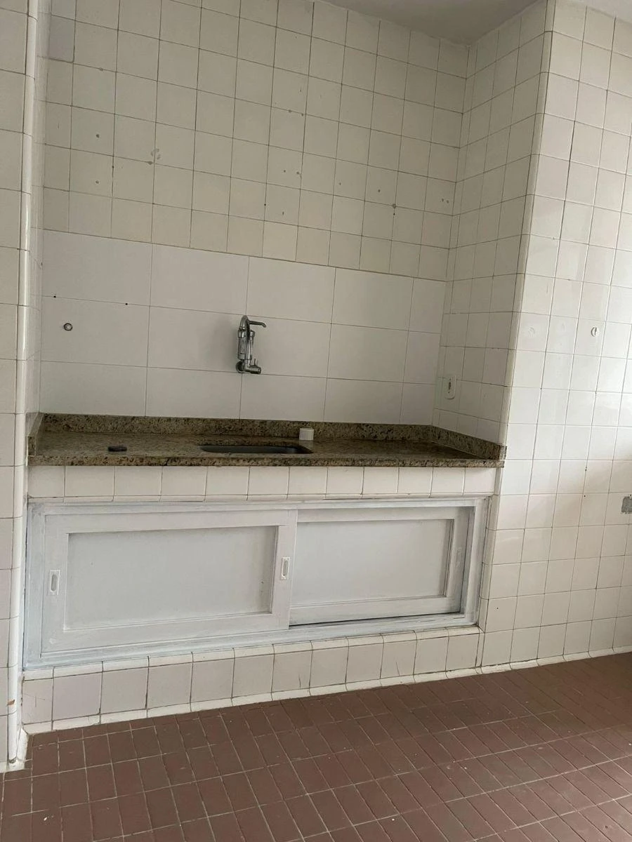 3-bedroom apartment with fitted kitchen cabinets — photo 21