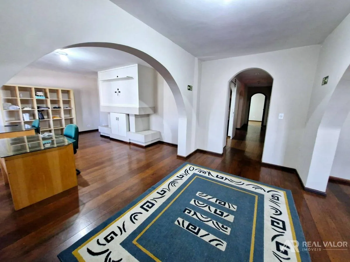 Furnished house with 8 bedrooms and 510 m²