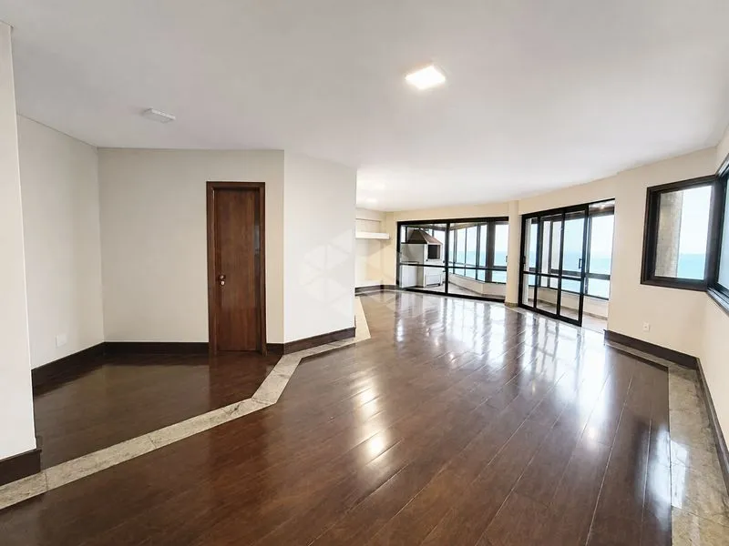 Departamento de 4 dormitorios con ventanales de piso a techo — photo 23