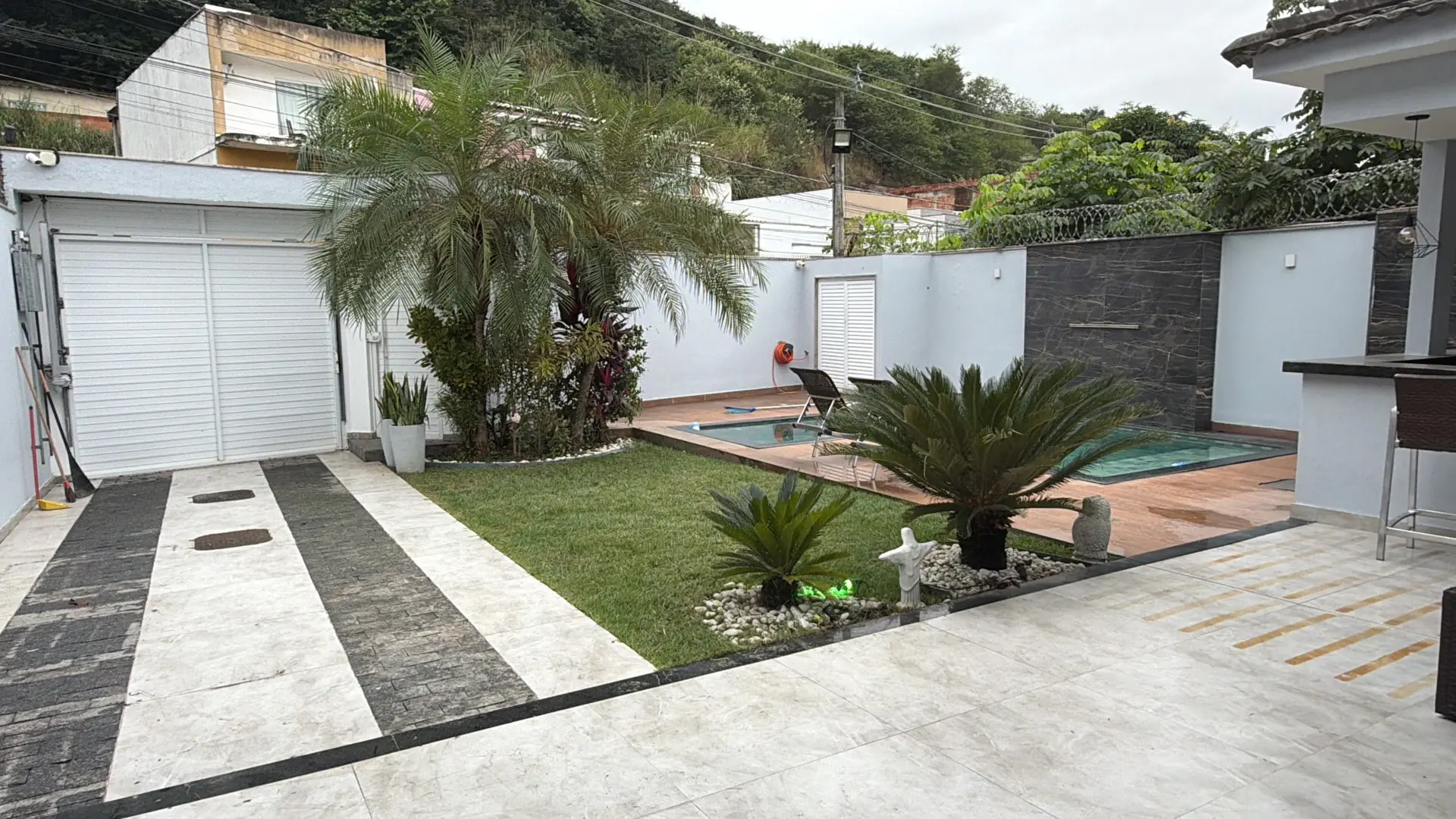 House, 220 m², with a grill on the balcony — photo 26