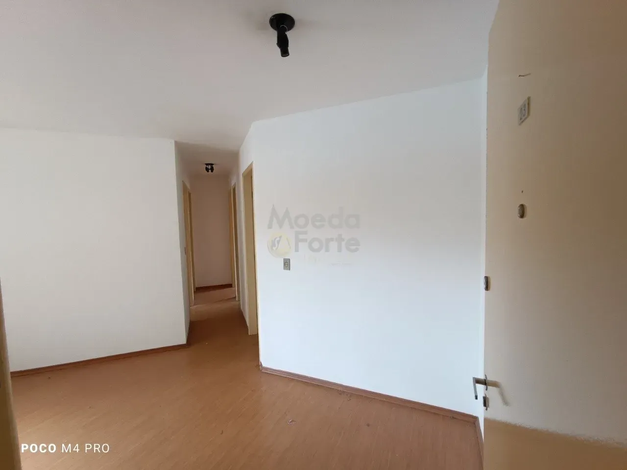 3-bedroom apartment with wood or laminate floors in Curitiba — photo 12
