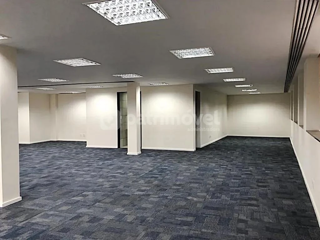 Unfurnished 350 m² apartment with built-in cabinets — photo 19
