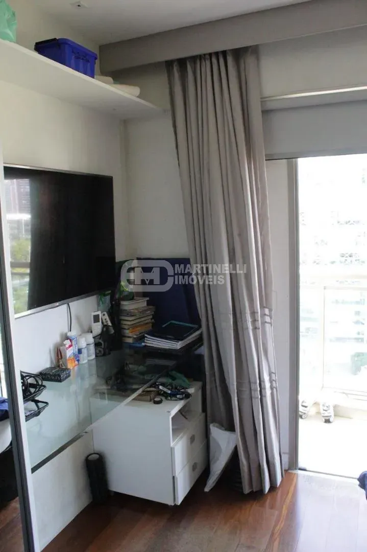 Furnished apartment with 4 bedrooms and a glass balcony — photo 29
